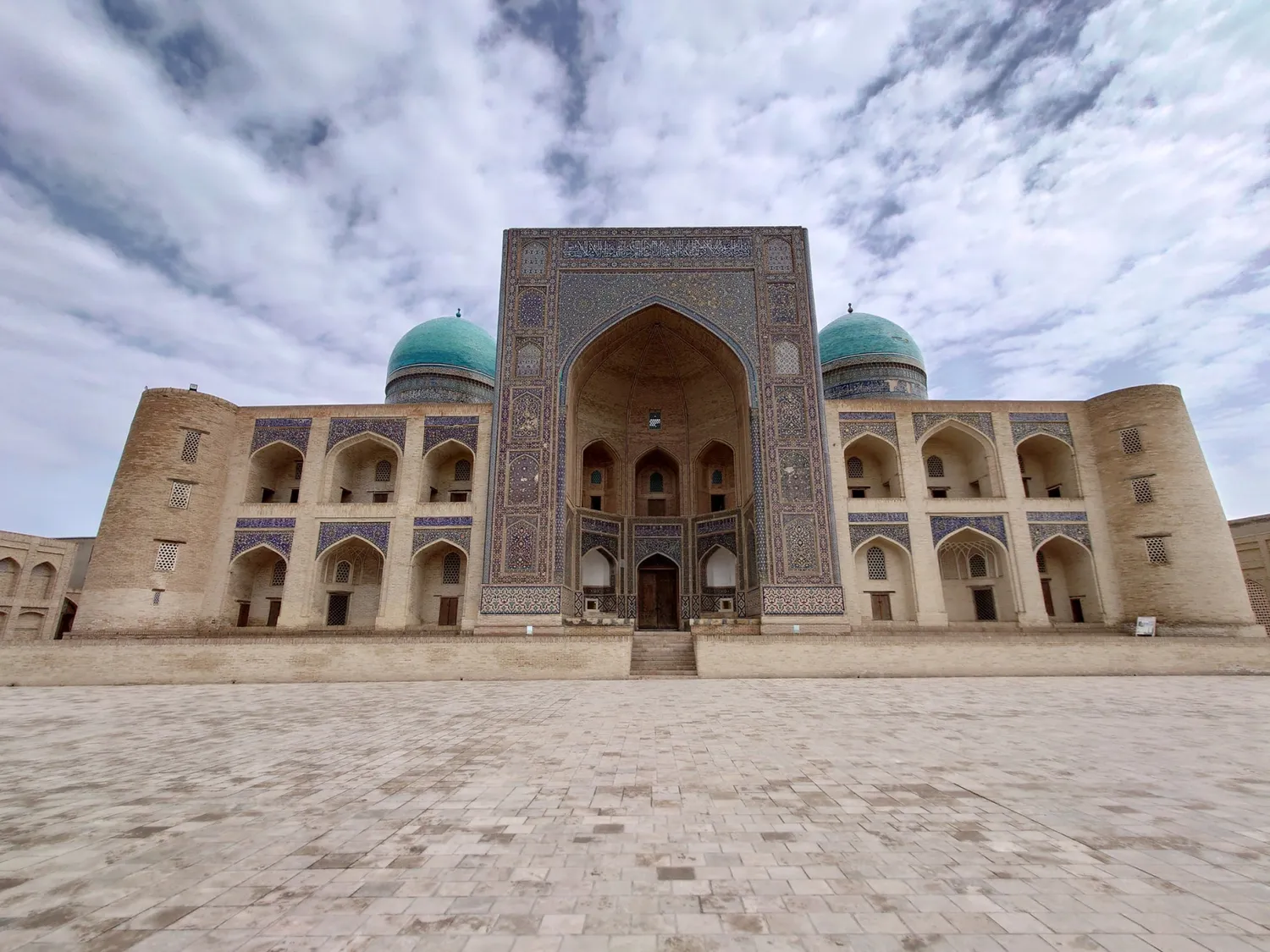 avtorslii_tur_v_uzbekistan_s_gidom.webp