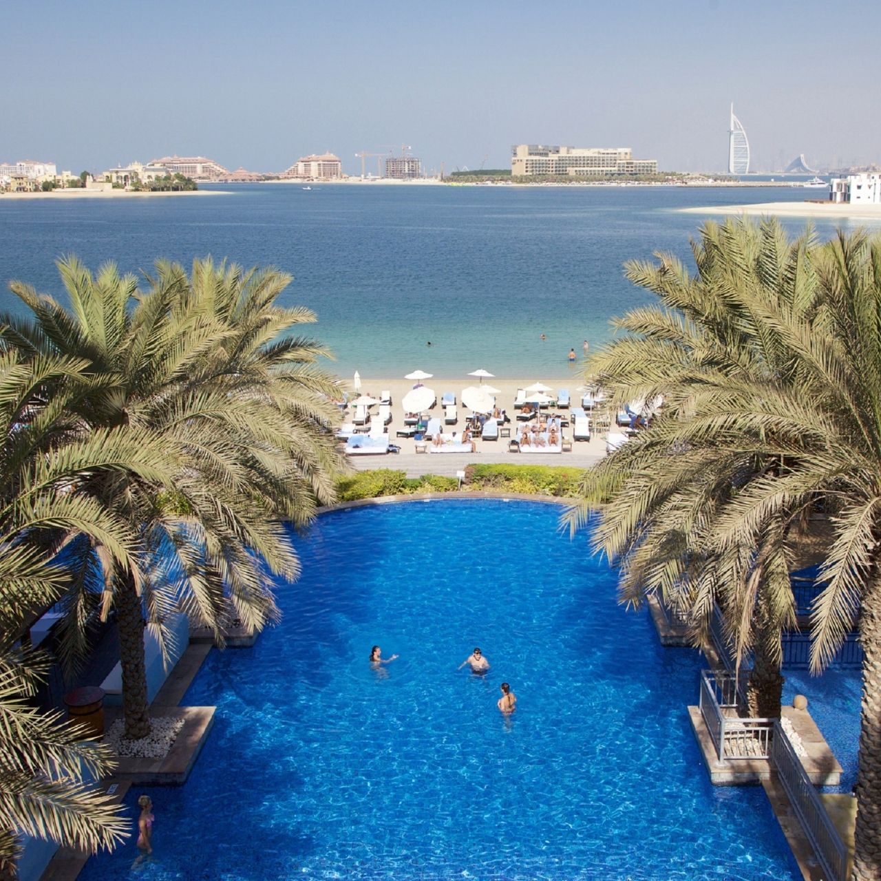 Оаэ первая линия. Movenpick Hotel Jumeirah Lakes Towers 5*.