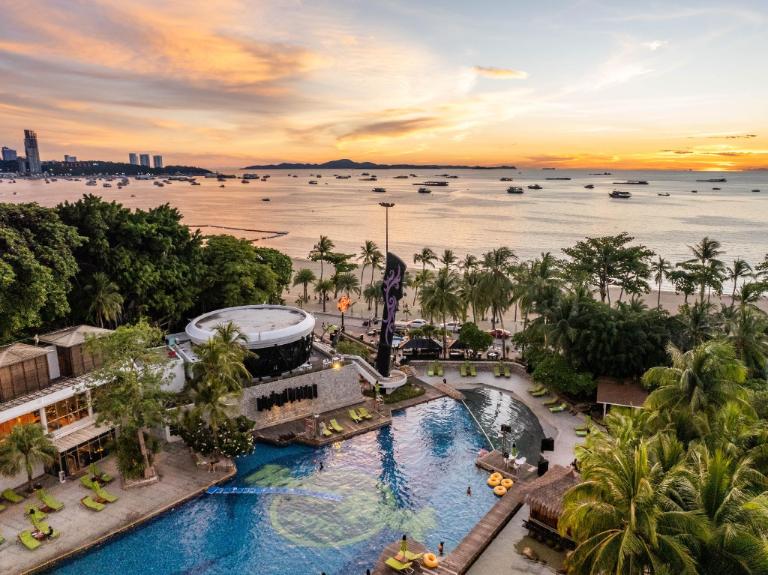 Hard_Rock_Pattaya_Hotel.jpg