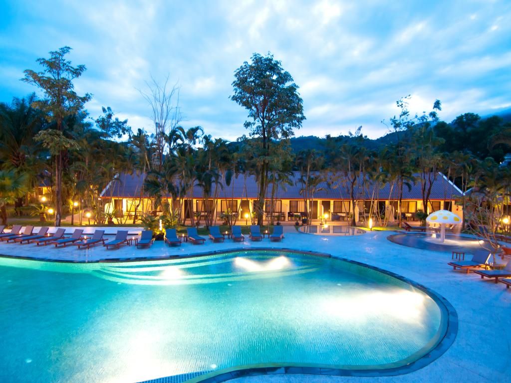 Leelavadee phuket 4. Патонг Резорт. Патонг Резорт Пхукет. Deevana Patong Resort & Spa 3*. Deevana Patong Resort & Spa 4*.